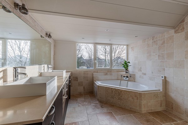 Medium property photo - Franklinhage 3, 8302 WD Emmeloord